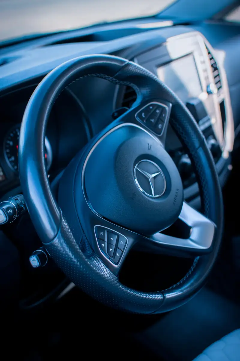 Steering wheel van